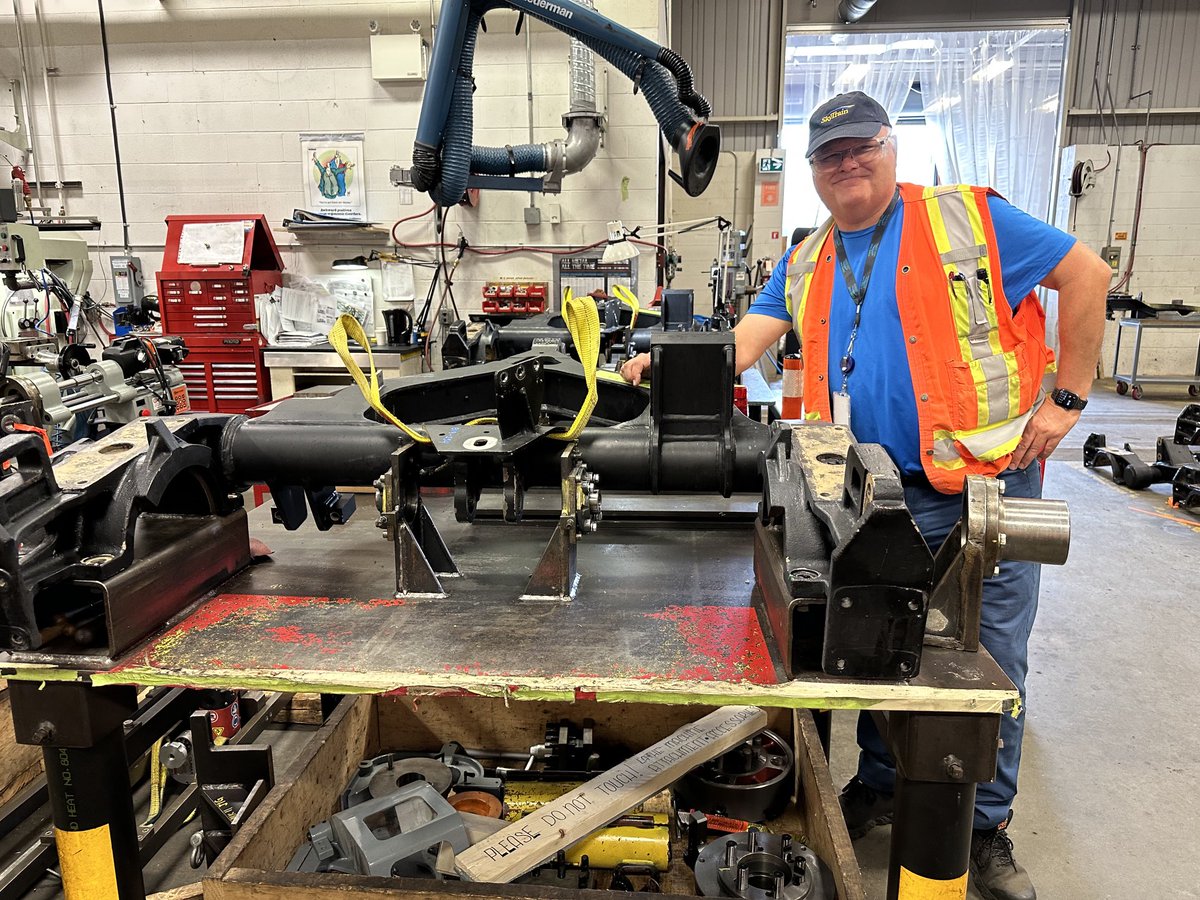 AdrianeCarr's tweet photo. #Vancouver city council toured Translink operations, maintenance yards. Super impressed by in-house tech repair. Saves time, money over shipping parts globally for repair. Lots of good local jobs says Steve Favero, CUPE7000 union rep. #CUPEBC #VDLC https://t.co/NTcBwbo1rk