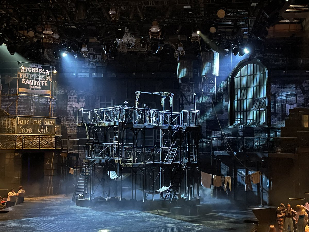 MrsWebbTSLA's tweet photo. @sl_academy fabulous students about to enjoy the show @Newsies #musicaltheatre #dance #drama https://t.co/WqSqfmS7Zv