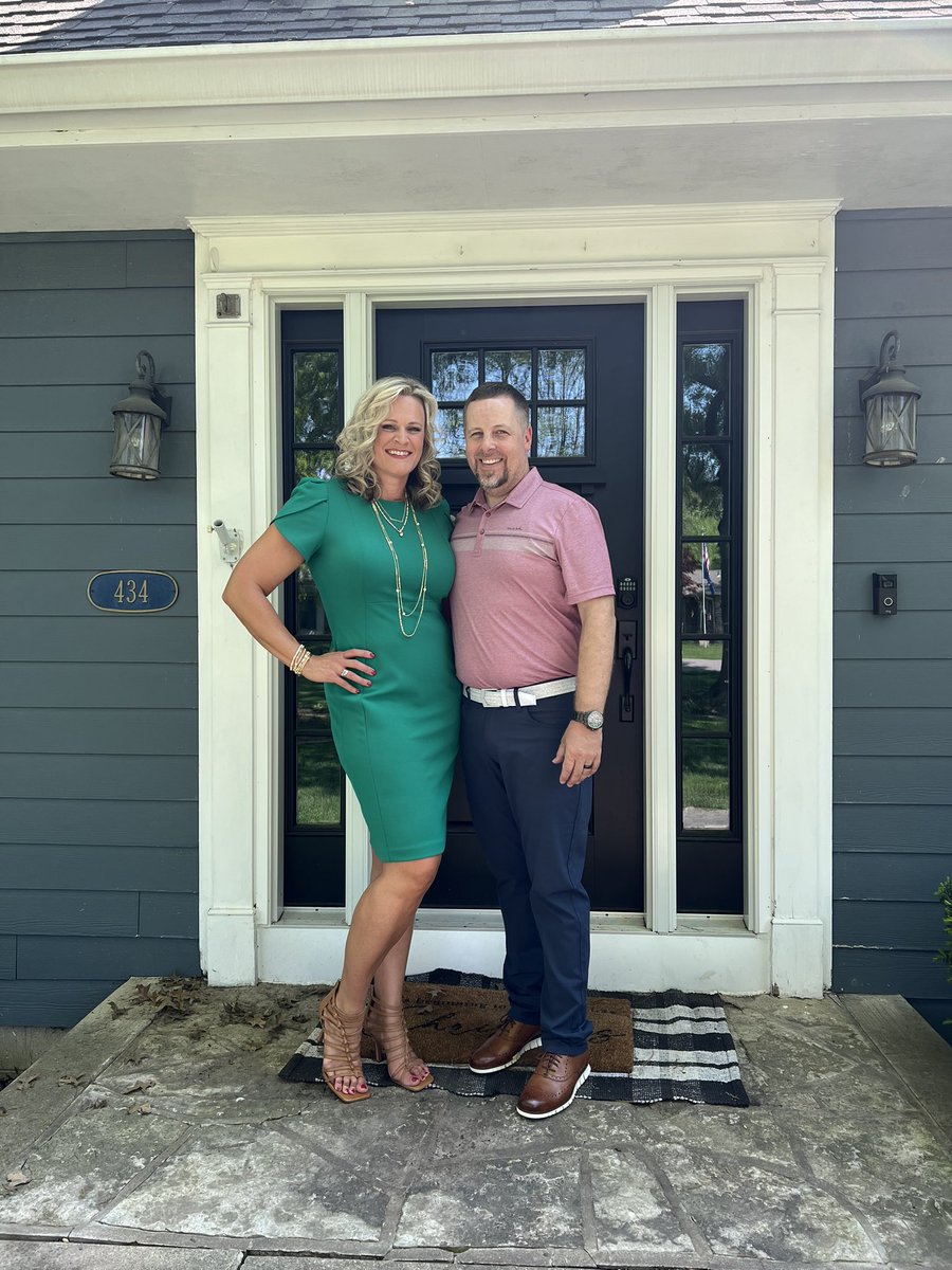 TiffanySpringe9's tweet photo. 20 YEARS!! How is it possible that we have been married for 20 years?!?! God has blessed us beyond measure over these last twenty years and I can’t wait to see what the future holds for us. I love you! 💕 https://t.co/LKNBQSjf30