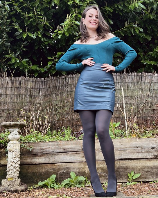 TW Pornstars - Nylon Bea. Pictures and videos from Twitter. Page 5