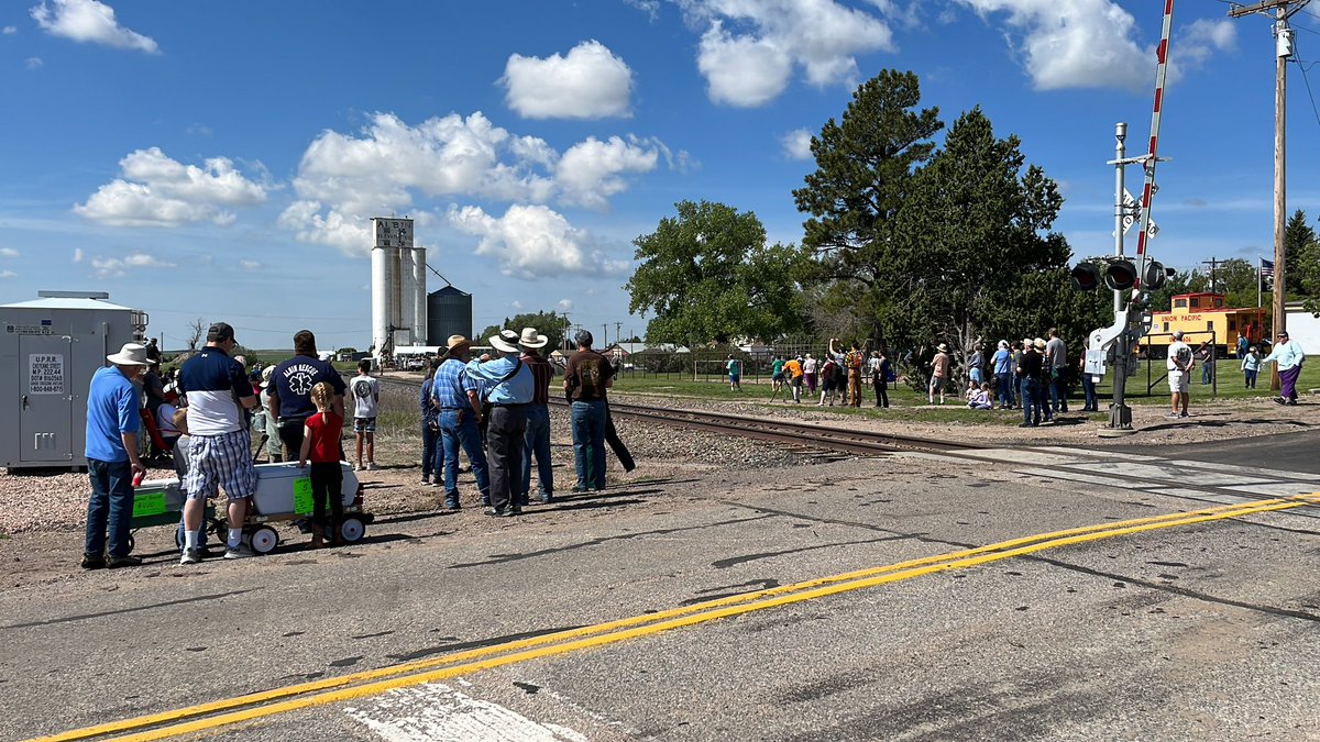 The population of Albin, Wyoming doubled this morning awaiting for Big Boy #UP4014