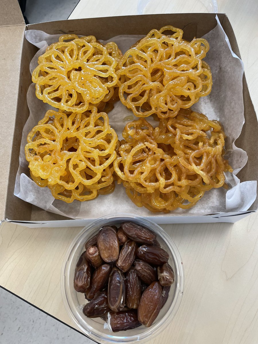HRT3M gathering in community and recreating the Islamic breaking of fast for Eid al-Fitr with sugary treats! Yummy! <a href="/YCDSB/">York Catholic District School Board</a> @OLQWCA