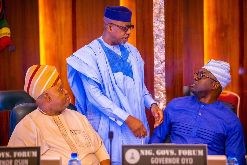 DapoAbiodunCON's tweet photo. My colleagues and I had a meeting with our dear President, @officialABAT - GCFR, under the Nigeria Governors Forum, NGF in Abuja. 

Being the very first of such meetings with the newly sworn in President, we discussed issues of national interest and importance that are crucial to our development as a nation, especially as it affects us at the sub-national level.