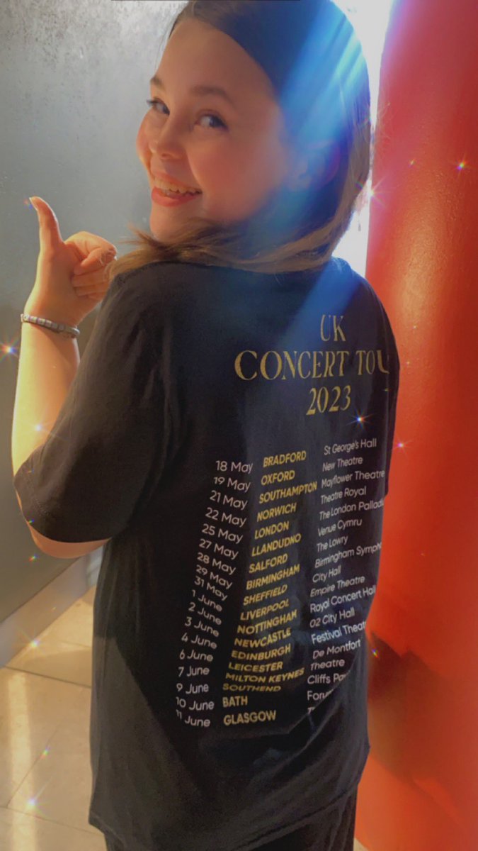 Lisa_Mills79's tweet photo. @CarrieHFletcher Kayleigh can’t wait to see you tonight in Milton Keynes - she will be waving from the centre fourth row x good luck for a great show https://t.co/caUTOM6ve3