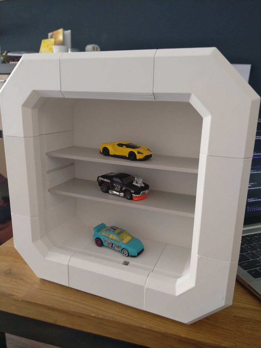 My buddy <a href="/the3dprinting_/">Fr3D The3Dprinting</a> designed a fully 3 printed modulair cabinet and i was one of the lucky beta testers

No extra hardware needed and all the pieces fit on the prusa mini
This is the 100*100 design

Get the designs at monolith-3d.com