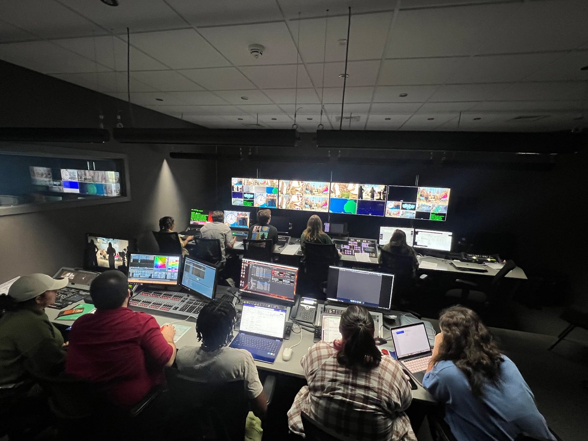Scott_Wright1's tweet photo. Great to see 3 weeks of hard work culminating in some amazing studio days in our state of the art facilities. Fantastic students from @bredauas. Amazing how much they’ve achieved.  Summer school via BU’s @RedBalloonProd. DM if you’d like this for your students! #AcademicChatter https://t.co/XPlgRAPvr6