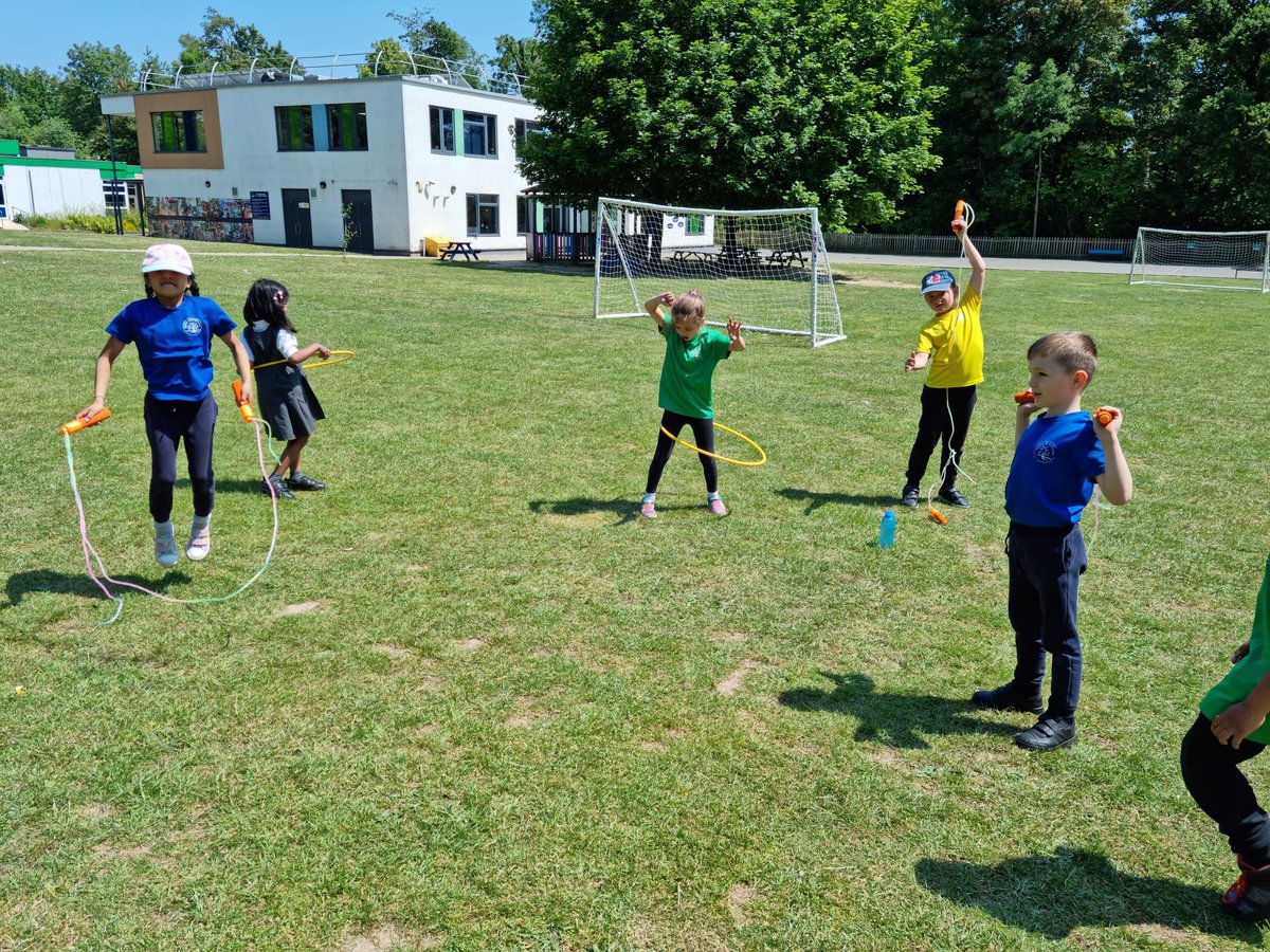 MrsCheungBF's tweet photo. In PE, Lemons are having a practise for Sport Day 🏃‍♀️🏃 Please come and join us next Wednesday the 14th in the morning to cheer them on 👏

@HeadBeechfield @BFS_Watford https://t.co/9eJO7GtSdS