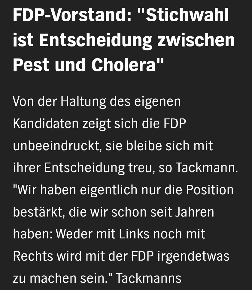 HeidiReichinnek's tweet photo. In Schwerin findet die Stichwahl zum Oberbürgermeister statt - zwischen SPD &amp; AfD. Schlimm genug. Aber weil es ja immer erbärmlicher geht, unterstützt die Schweriner FDP den Kandidaten der SPD nicht. Man unterstütze weder rechts noch links.🤡 Vor Faschos buckeln - läuft bei euch. https://t.co/ms05hZ4co9