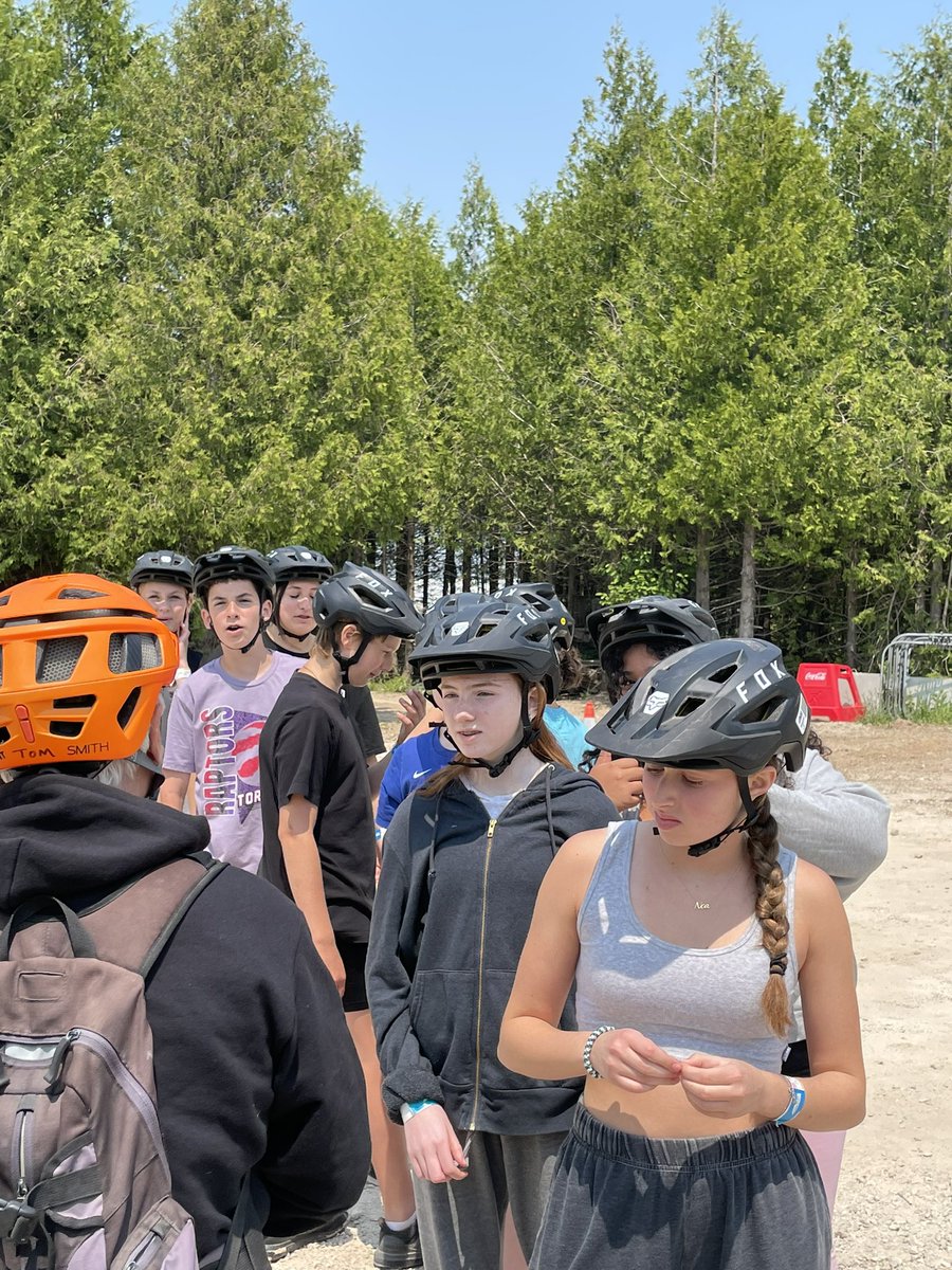 KellesisRoom12's tweet photo. Mountain biking ! https://t.co/T9Izr3v06q