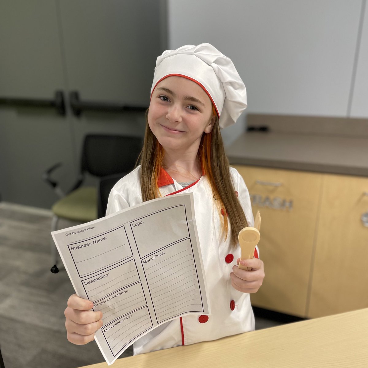 HamiltonCoESC's tweet image. If you can see it, you can be it ✨ Student voice and choice is on full display in @MiddletownOH Schools 💜 Thank you to the students for teaching the adults what should be taught in the classrooms #MWLS23 #MiddieRising