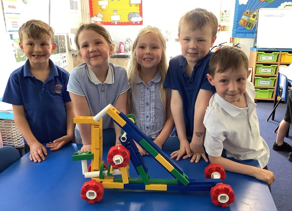 OrchardPSLeics's tweet photo. Year 1 have been designing and making space buggies. They included features such as cameras, sensors, satellites, telescopes and solar panels! Each group worked incredibly hard. #teamwork #makinglinks #applyinglearning #DT #creative @Symphony_LT https://t.co/NDpbGqQbls