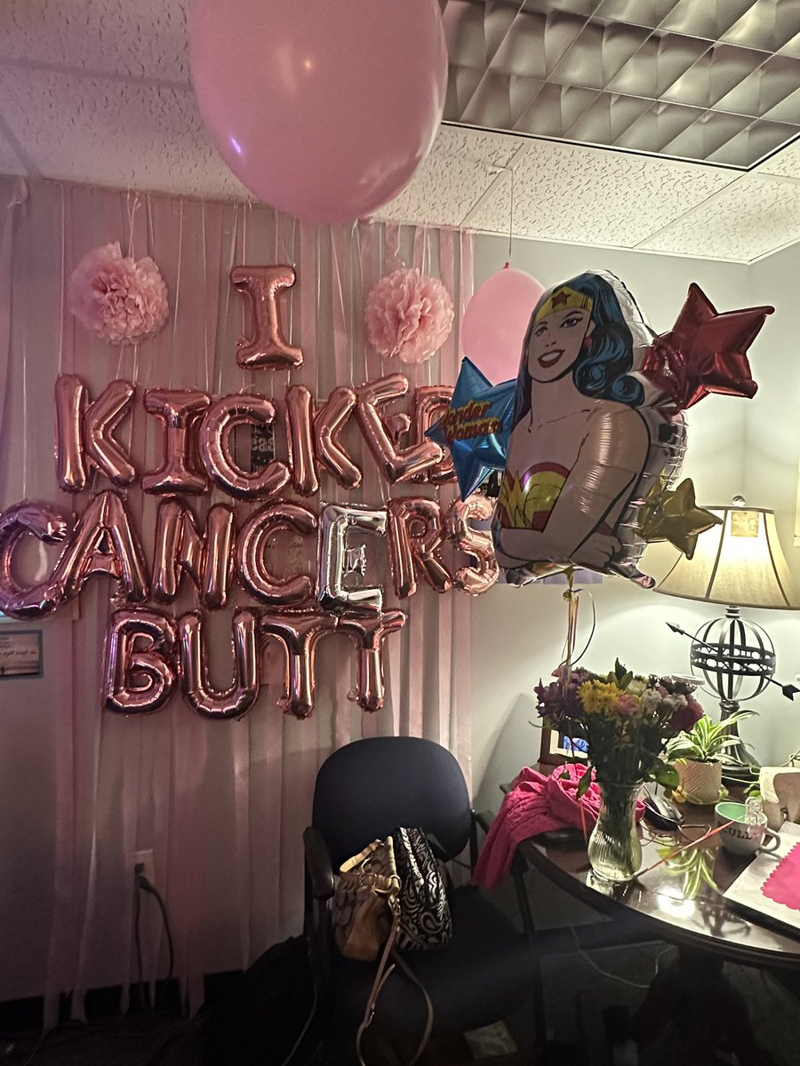 macgeek67's tweet image. Y’all, I work with the absolute BEST people!! #cancersucks #myGodisBigger #survivor @NHCSTechDept  @NewHanoverCoSch