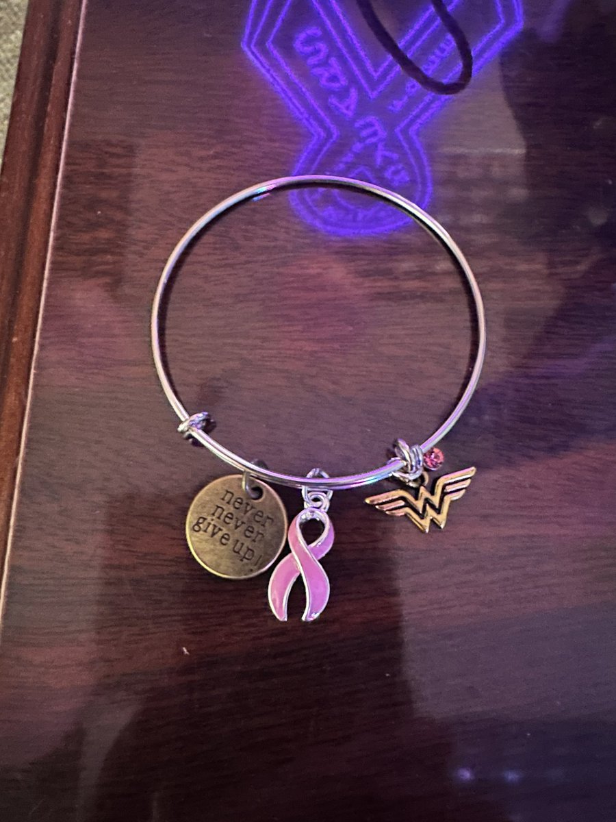 macgeek67's tweet image. Y’all, I work with the absolute BEST people!! #cancersucks #myGodisBigger #survivor @NHCSTechDept  @NewHanoverCoSch