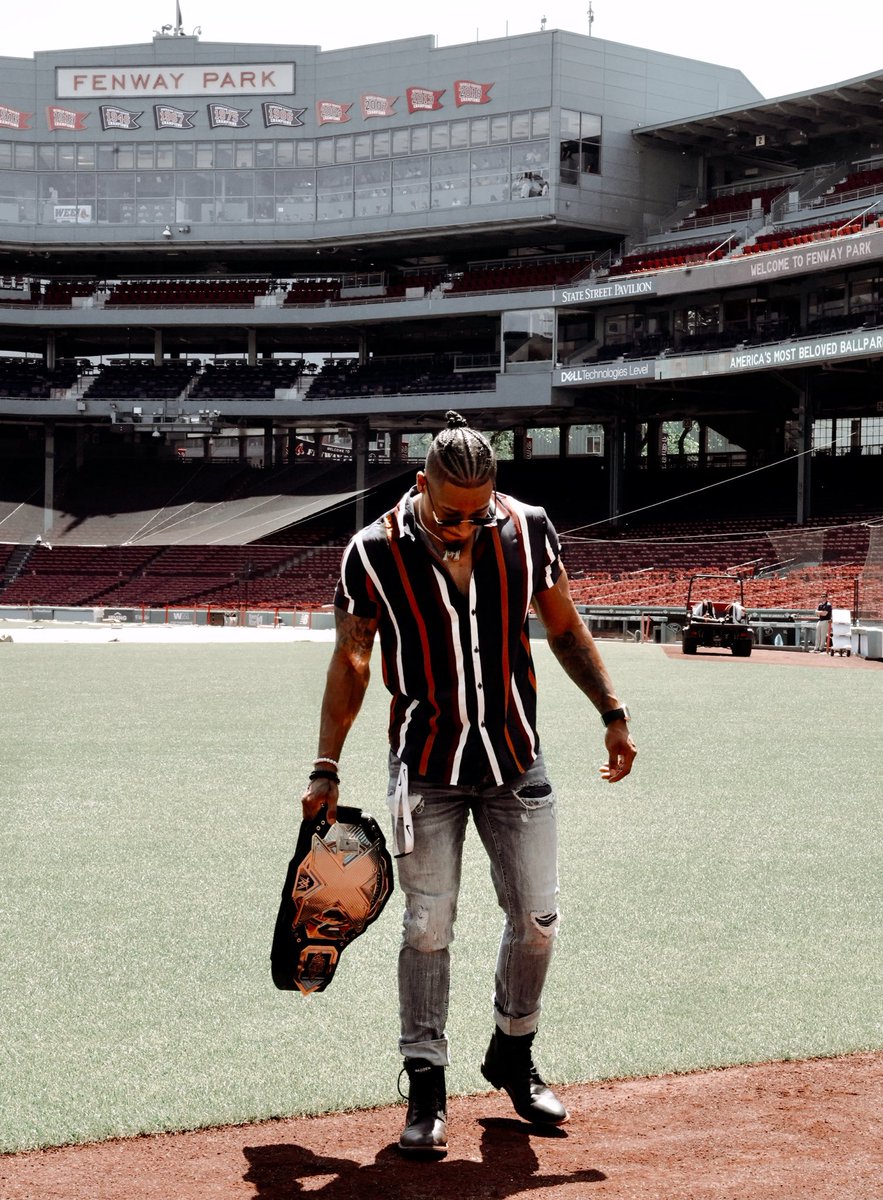 Carmelo Hayes tweet media