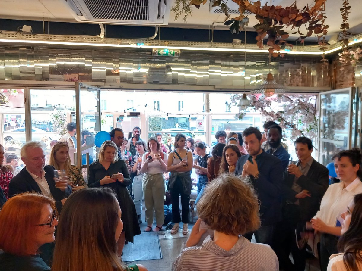 marietouss1's tweet photo. "Un #EuroRemix c'est faire entendre d'autres sons, d'autres voix en Europe. Je suis entourée aujourd'hui de pleins de femmes engagées pour la #Justice, le #climat, nos droits." https://t.co/tuDC9EZZlZ