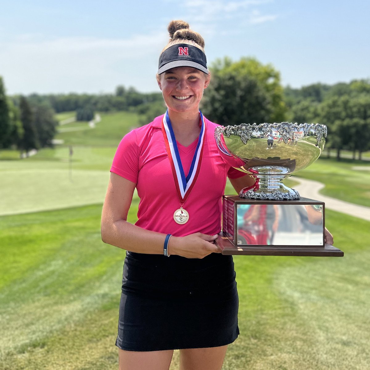NGAgolf's tweet photo. The 100th #NebWomensMP Champion

@lindseythiele2 of Wahoo https://t.co/x3xGUIkiUS