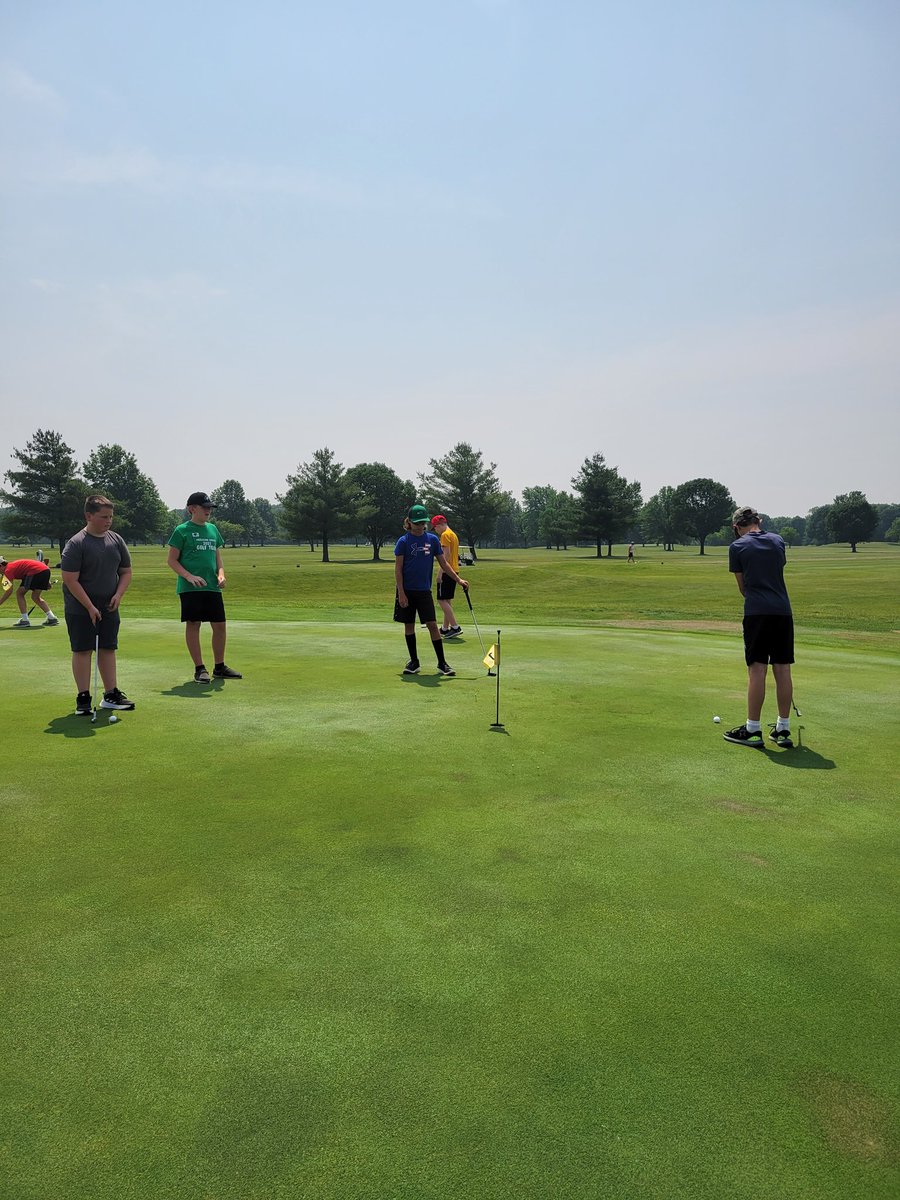 Meridian_Golf's tweet photo. Hawk Golf Clinic working on some putting! #HawkGolf https://t.co/Bs713sjsmA