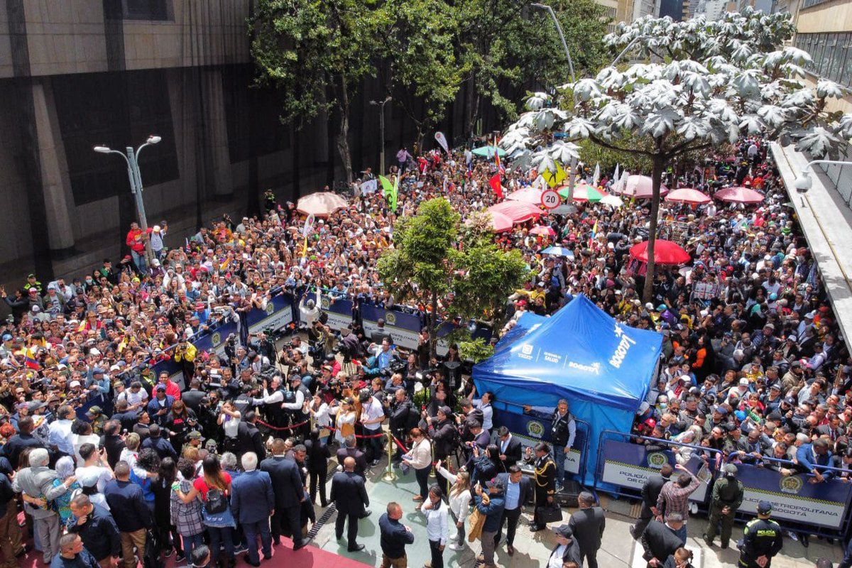 Gustavo Petro tweet media