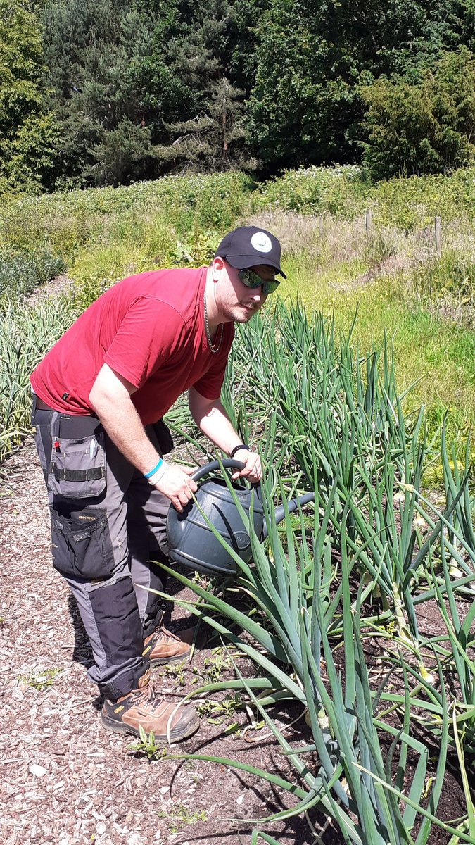 TheHubVols's tweet photo. Massive thanks 👏 👏 👏 to @weare_pure gardening group who also join us weekly helping in a range of tasks #VolunteersWeek2023 https://t.co/CJ27rfJP08