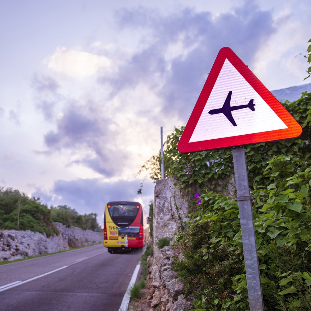 ☀️ Si aquest estiu véns a Menorca

🚌 Mou-te còmodament en bus. 

1️⃣0️⃣ La línia 10 és la que enllaça amb l’aeroport

📲 Entra al web mou-tmenorca.com i troba els horaris 

#Mou-tMenorca #TransportPúblicMenorca #MobilitatCIME
