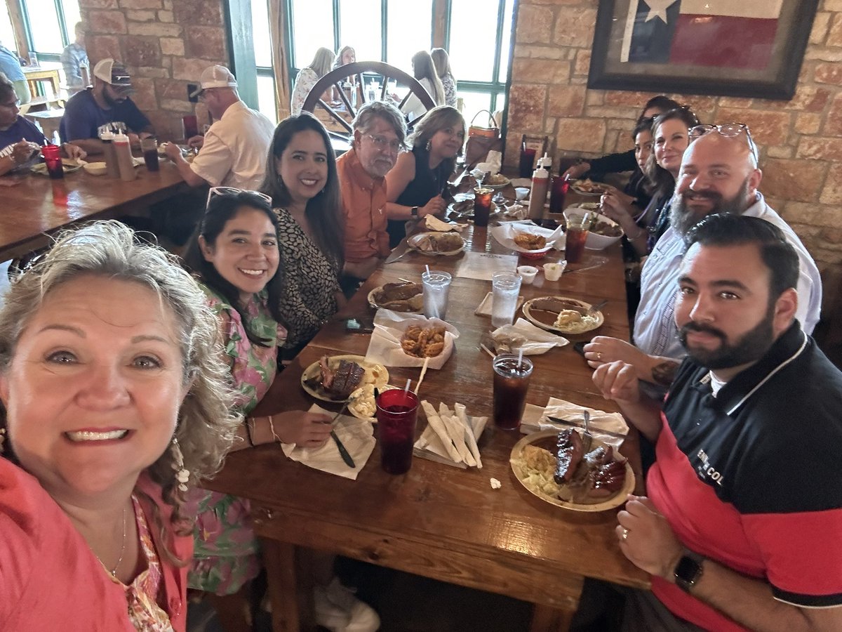 MarySusanDelTo1's tweet photo. TEPSA 2023 #WeLeadTX #saisd #schenckelementay https://t.co/yXXCo3SmN7