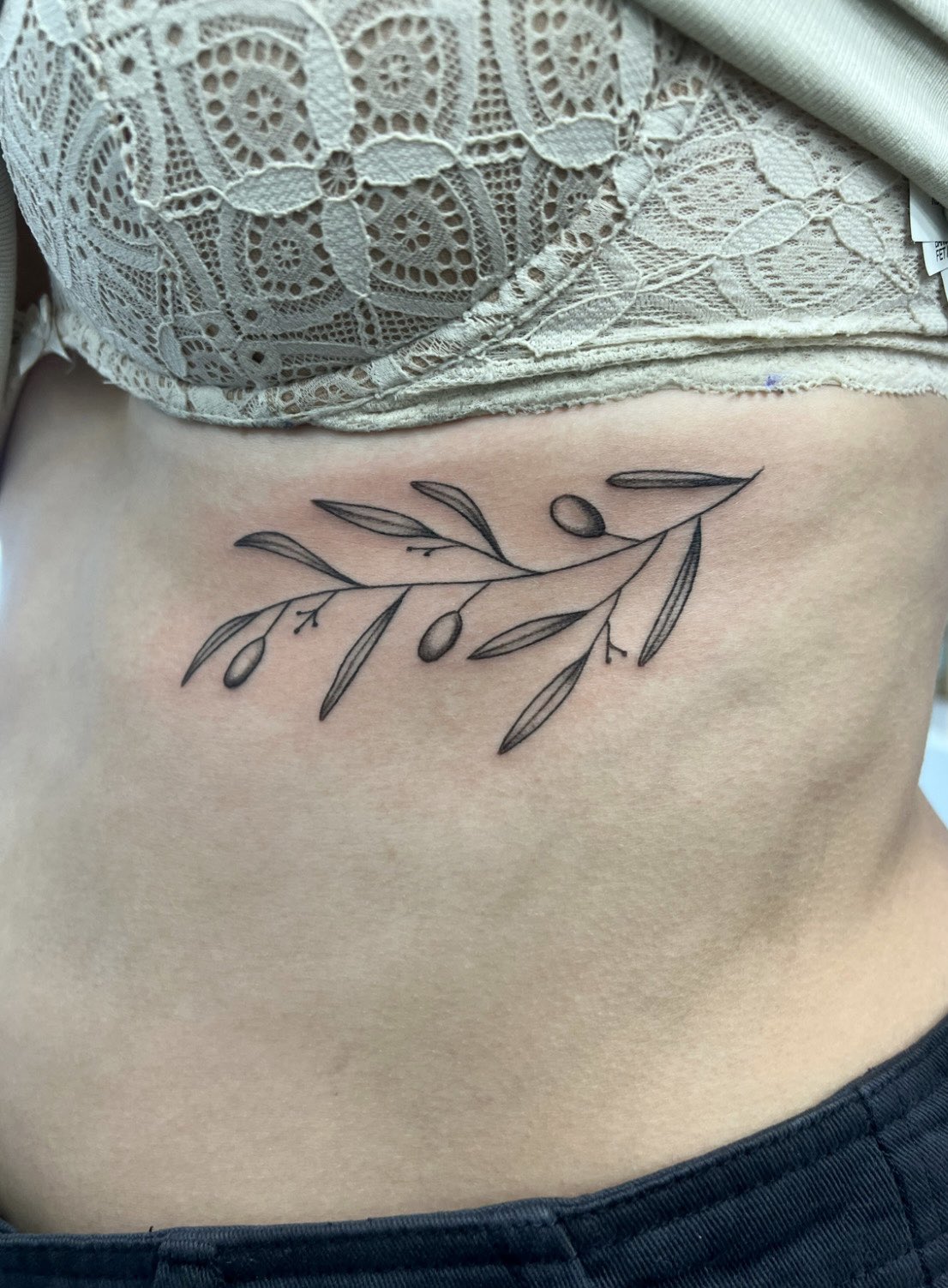 Rib Line Tattoos 23 Fineline Tattoo Designs And Ideas