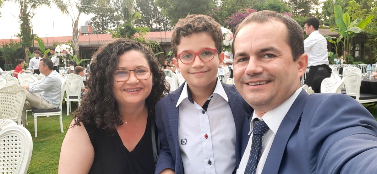 MahirDinc35's tweet photo. Mezuniyet zamanı...
#BizimAli artık Ortaokullu... https://t.co/yViu21fGZ7