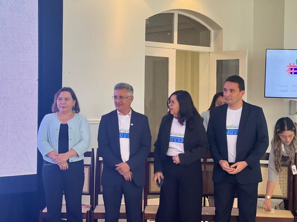 evandroalberto's tweet photo. Lançamento do Programa Oportunid@de #Jovem que vai inserir 10 mil estudantes piauienses no mercado de trabalho no estado. 

A #NossaUESPI é parceira do @GovernodoPi nesse importante projeto que desde sua criação já é considerado o maior da história do Piauí na área. https://t.co/vpZfjf9Zjo