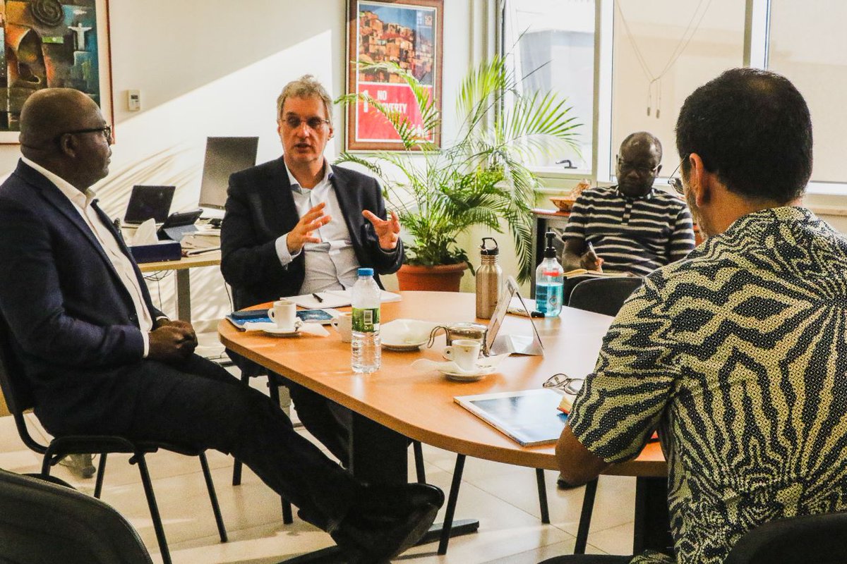 UNDPAngola's tweet photo. Today, @UNDPAngola held a policy meeting w/
@AfDB_Group Head of Human Capital, Youth and Skills #Development in the Southern Region, in coordination with @MESCTI_ANGOLA and #PDCT to discuss the AfDB's supervision mission for 🇦🇴science and technology development project. https://t.co/3Mhba3Ucir