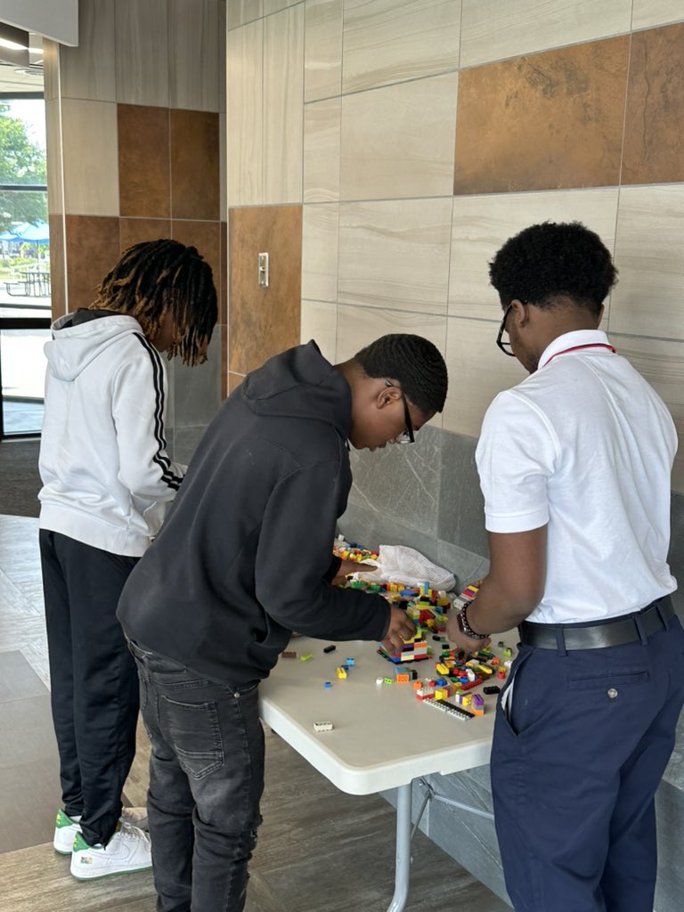 MSCS_CCTE's tweet image. CCTE students engaging in some team-building today at the @MLGW Utlity and Line Worker Bootcamp  hosted with @SouthwestTN (Macon Campus)! 

#readygrad #cteprograms #memphisshelbycountyschools #southwesttn #summerprogram