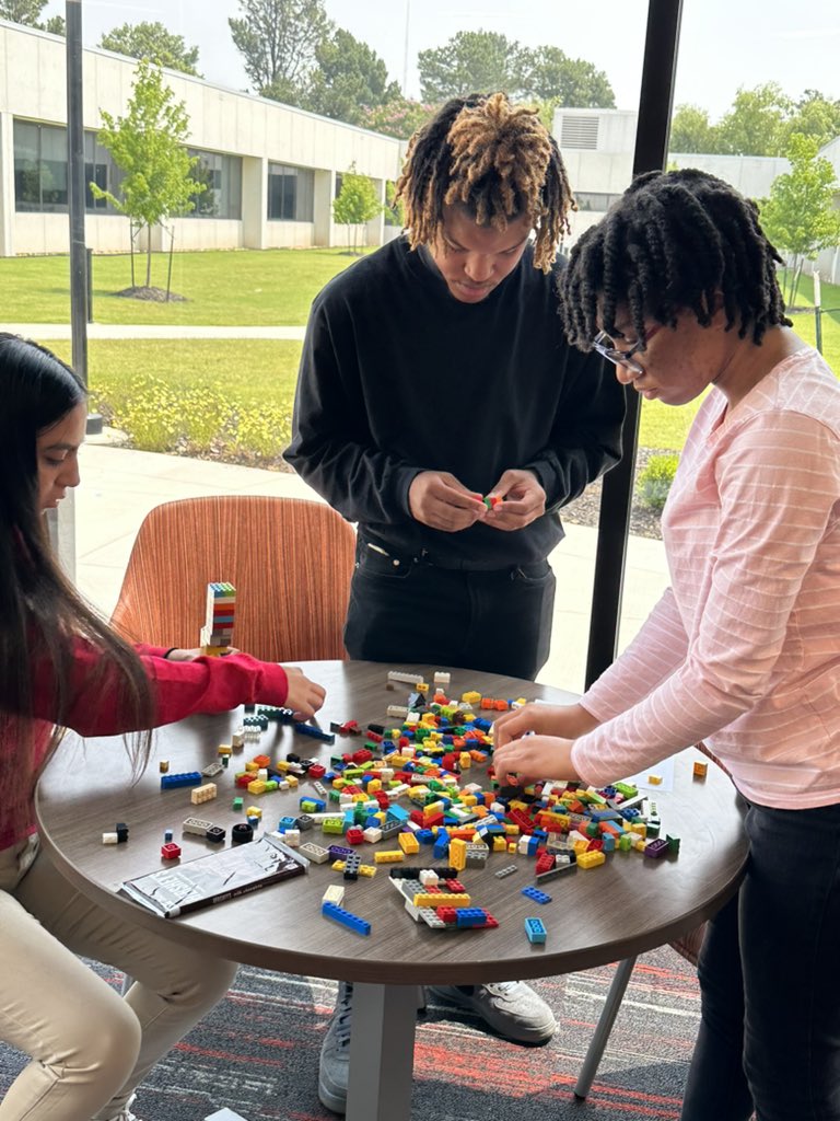 MSCS_CCTE's tweet image. CCTE students engaging in some team-building today at the @MLGW Utlity and Line Worker Bootcamp  hosted with @SouthwestTN (Macon Campus)! 

#readygrad #cteprograms #memphisshelbycountyschools #southwesttn #summerprogram
