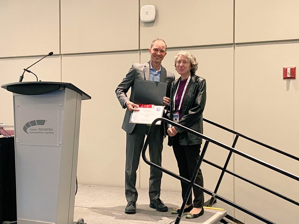 Very pleased to receive the 2nd Place Award from the #ISMRM #Renal Study Group!! 
🥈
Thanks to the Committee and to the study group members!!
🤗
This year I couldn't attend in person but I did virtually! 

See you in the next ISMRM! 👋