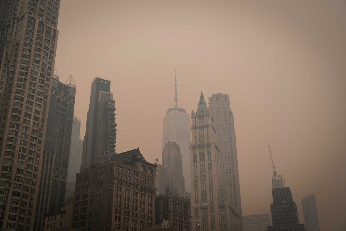 We're in the worst of the conditions, but the Air Quality Health Advisory has been extended until 11:59 pm Thursday — which our teams have been anticipating.

Mask up and limit your outdoor activities.

See real-time air quality: on.nyc.gov/airquality