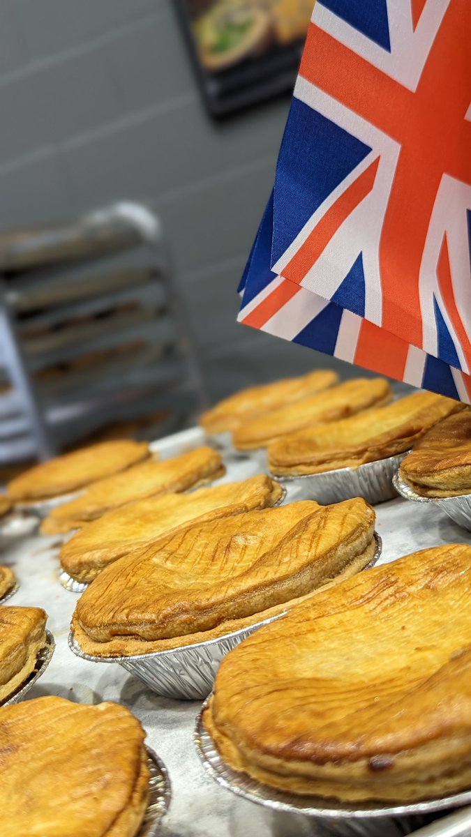 _GBShop's tweet photo. Chicken &amp; Leek pies are criminally underrated.

That being said, I tried to sneakily discontinue them a few weeks back but turns out those who do rate them weren't happy😅 I highly recommend trying if you're a fan of the Chicken &amp; Vegetable pie! https://t.co/ak7GPWgA8B