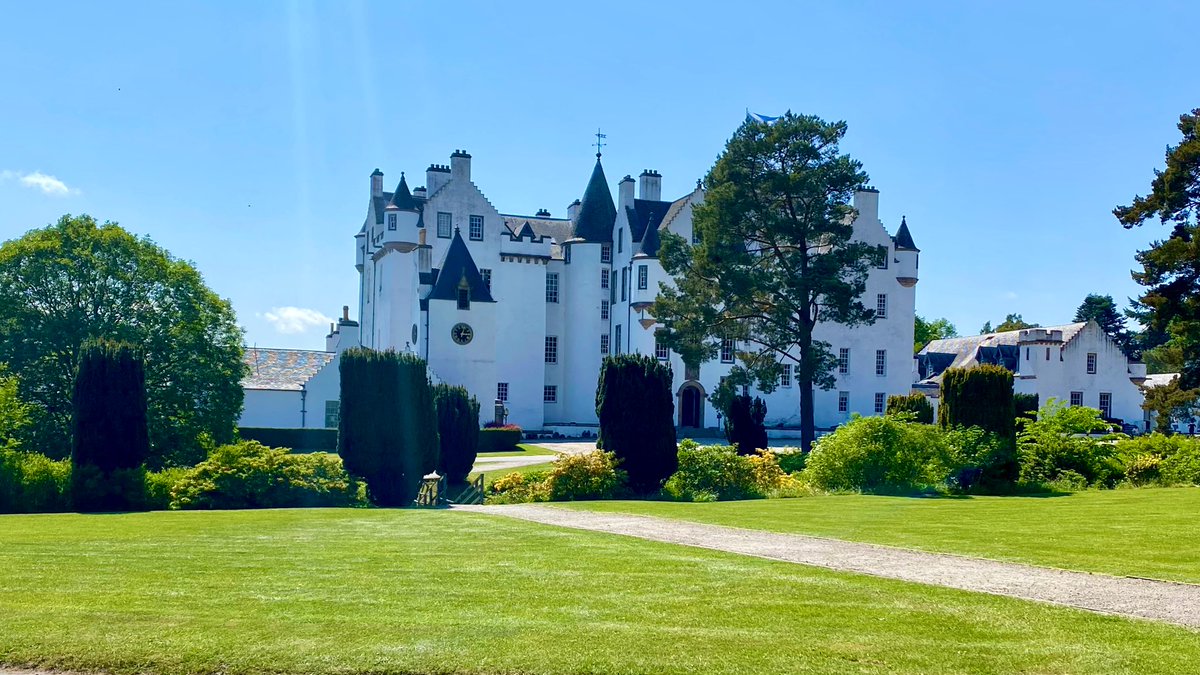 Blair Atholl at its best today <a href="/Blair_Castle/">Blair Castle & Gardens</a> #RohanOnTour