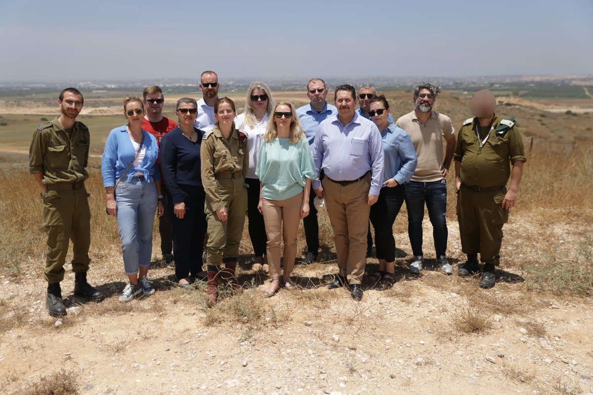 elnet_global's tweet photo. Today our delegation of policymakers from 🇨🇿🇪🇪🇱🇻🇱🇹🇸🇰🇷🇴got a deeper understanding of 🇮🇱 security challenges with a strategic briefing from @IDF at the Gaza border, and visited an #IronDome battery to learn about Israel's aerial defense - something Europe recognizes it must ramp up https://t.co/dFVH0ogVxC