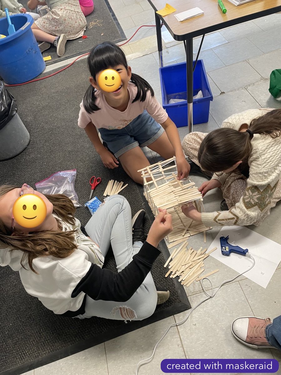 MJS_teach's tweet image. Construction on our bridges continues! Can you feel the creativity and excitement happening in portable 9?! #portable9willshine ⁦@lkwwrdsb⁩ ⁦@wrdsb⁩