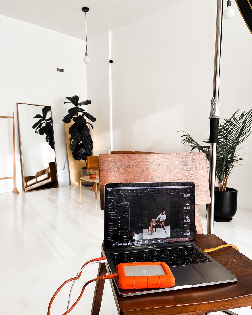 Recent branding session at the best studio.

Excited to do more work like this.

#portrait #photoshoot