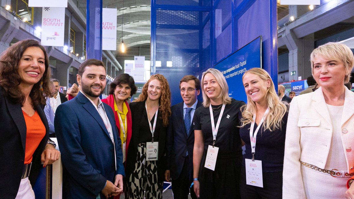 toptal's tweet photo. On Day 1 of #SouthSummit23, Madrid’s mayor @AlmeidaPP_ and @south_summit founder María Benjumea stopped by our booth. CEO Taso Du Val took the stage with @IEUniversity’s Erik Schlie, and Chief Economist @erikstettler judged Day 1 of the startup competition. Stay tuned for more. https://t.co/d6gnJ0H5wp