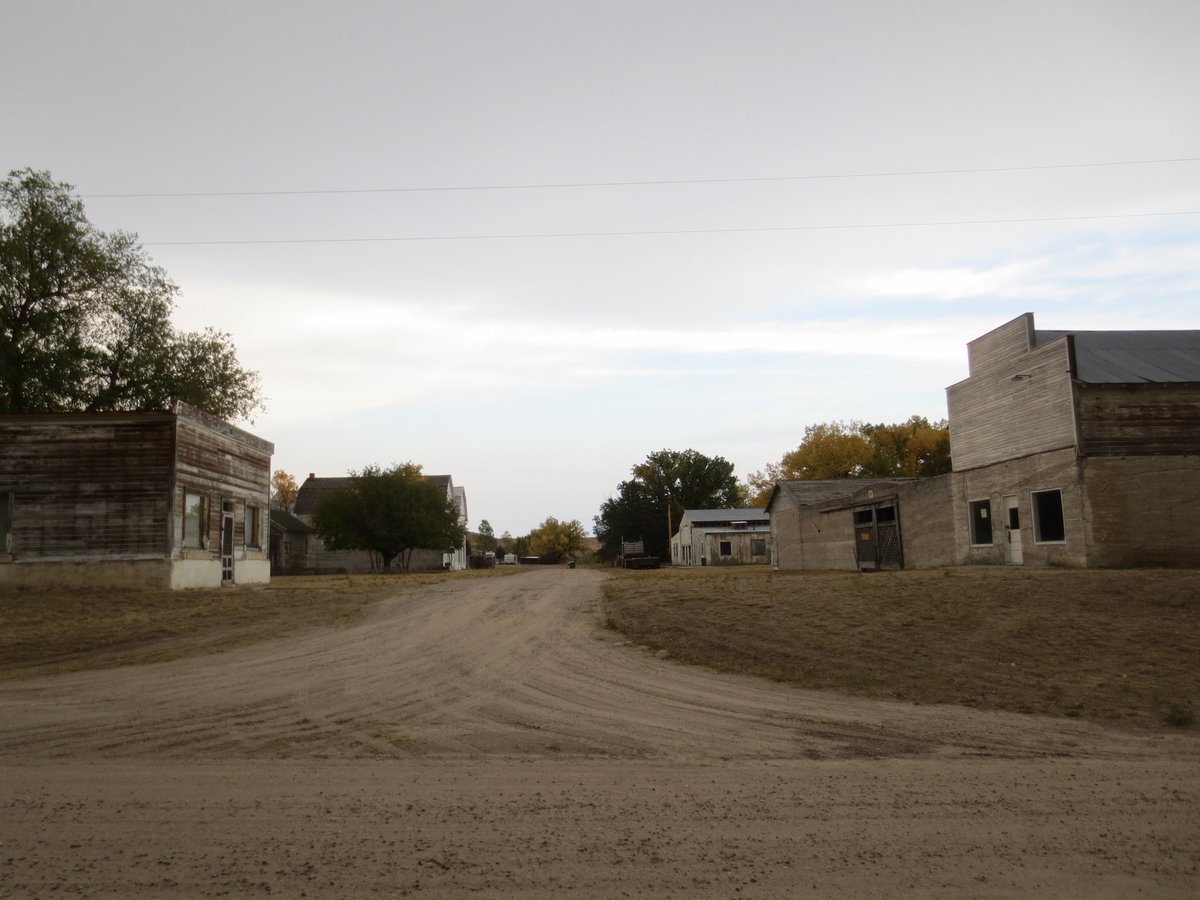 307backroadbik1's tweet photo. Follow the 307 Back Road Bikers as we get geared up to hit another abandoned town in Wyoming. A once popular watering hike on the Texas Trail, now lays as a near ghost town. #Wyoming #Travel #adventure #vlogger #Documentary @pietowntv @CrazyLegsProds @joshuagates https://t.co/1WnnwpLQbj