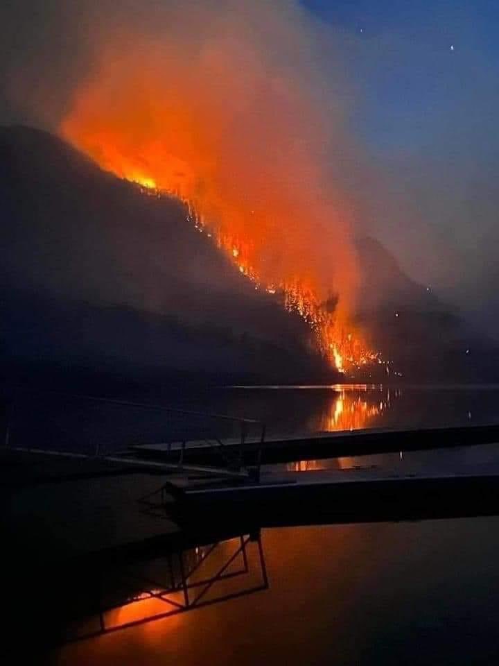 Fire cuts off highway to Port Alberni, Tofino, Ucluelet.