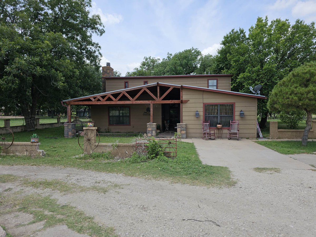 During the summer, the extreme high temperatures causes the roofing system to expand and contract. It's one of the biggest ways how the heat affects your roof.
#CandelaRoofing #SupportLocal #WeAreSanAngelo  #workinghard  #localroofingcompany #SummerSeason #inspectionservices