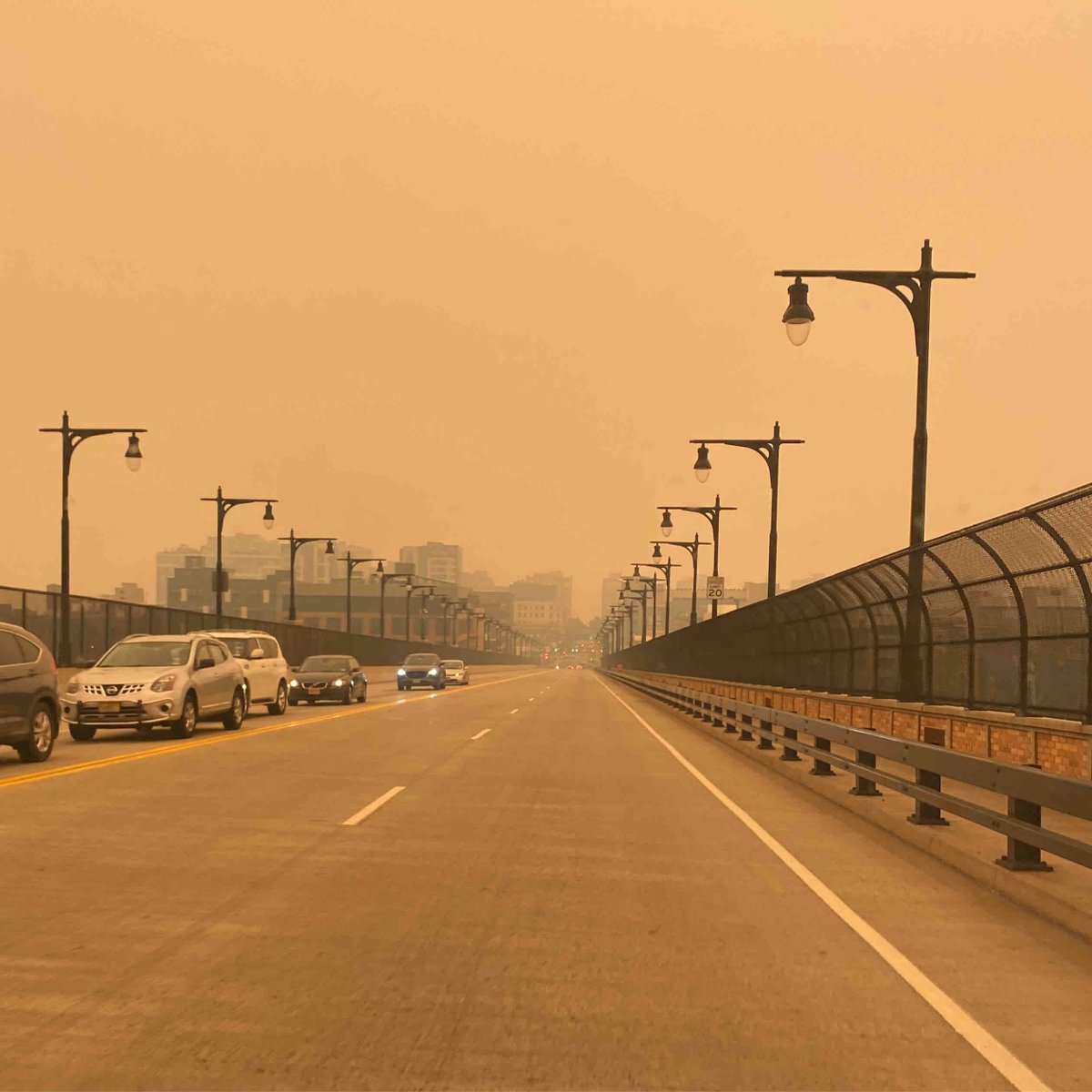 sbcea's tweet image. A spectacular view of the #NewYorkSkyline . . . wait . . . what? #Hoboken #Canadian #ForrestFire #Smoke