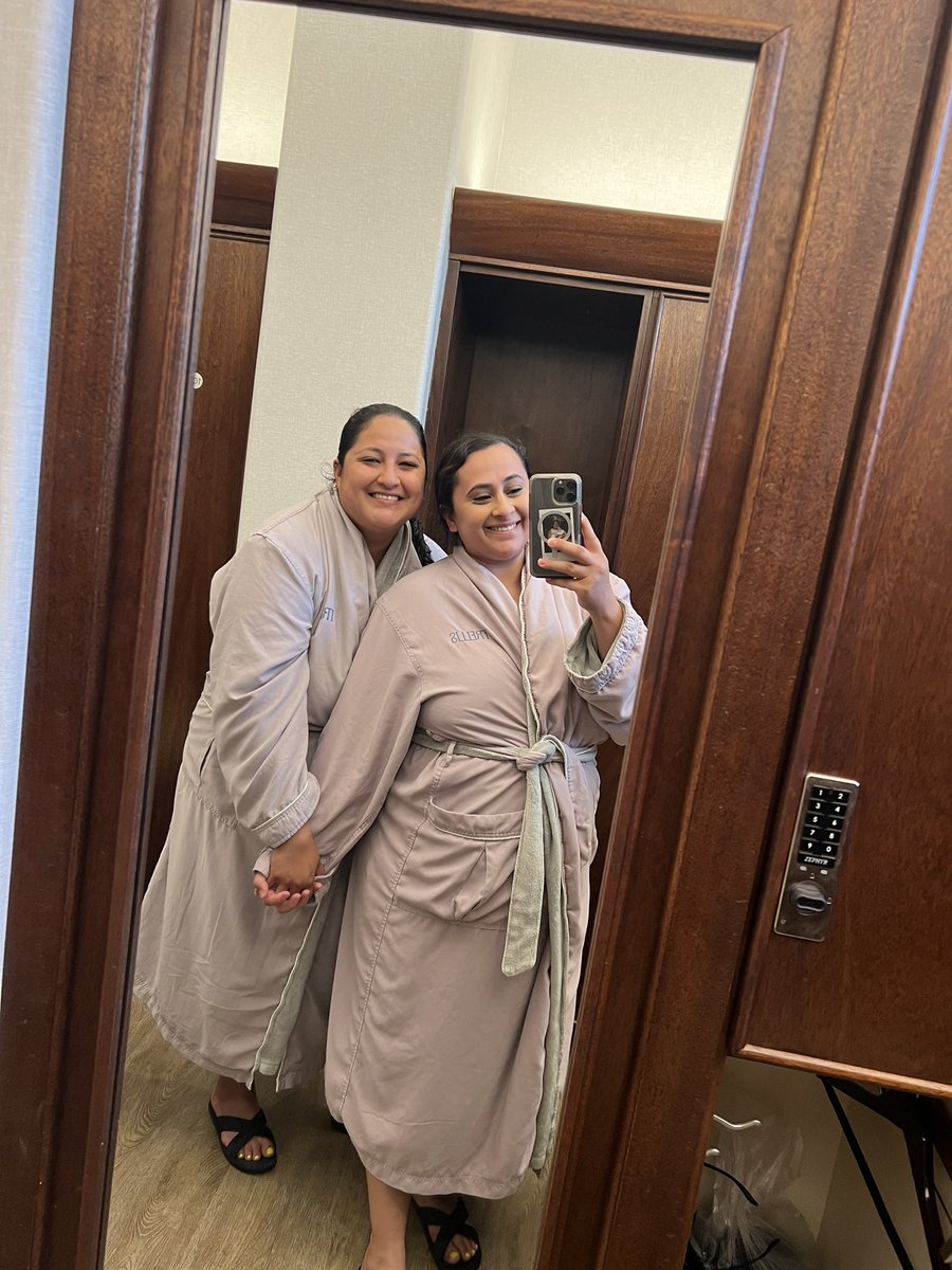 jmoneyy27's tweet photo. Ugh yesterday was so perfect 💙💍 druuuunnnkkk in love with her 🥹 from crazy teens to moms in our 30s, I love you in every lifetime baby 💋 going through every season with you forever 🫶🏽 #Year4 #14yearstogether https://t.co/kDfeM4wfva