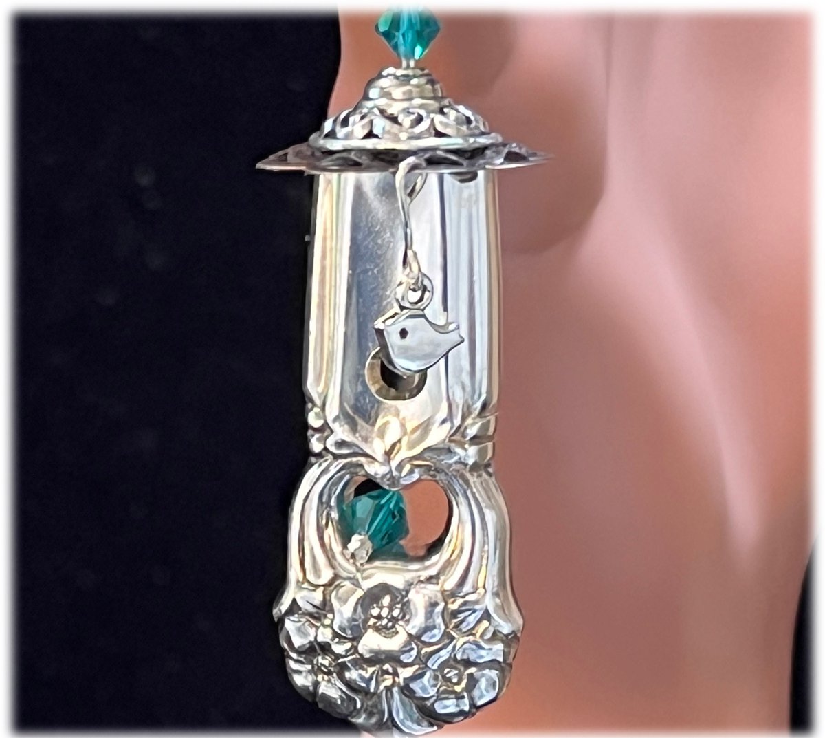 jradca's tweet photo. Comes with its own little shepherd's hook, so you can pop it right into a potted plant - or wear it as a pendant. So pretty! Fairy Bird House Garden Plant Pick, Eternally Yours 1941, Knife Handle, Little Bird, Aquamarine https://t.co/JRFHIxOvEO #birdhousejewelry https://t.co/7khiBvt2ol