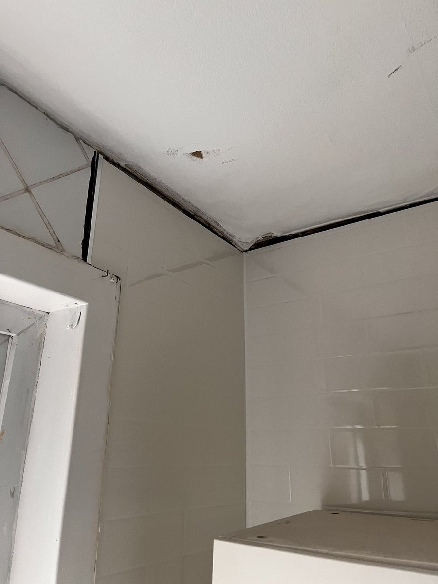 jamiekensitTP's tweet photo. Hey @Wickes just wondering if you think it’s sound to leave my grandparents with this terrible workmanship and say you can do nothing ? https://t.co/8Lz9VHDAQ0