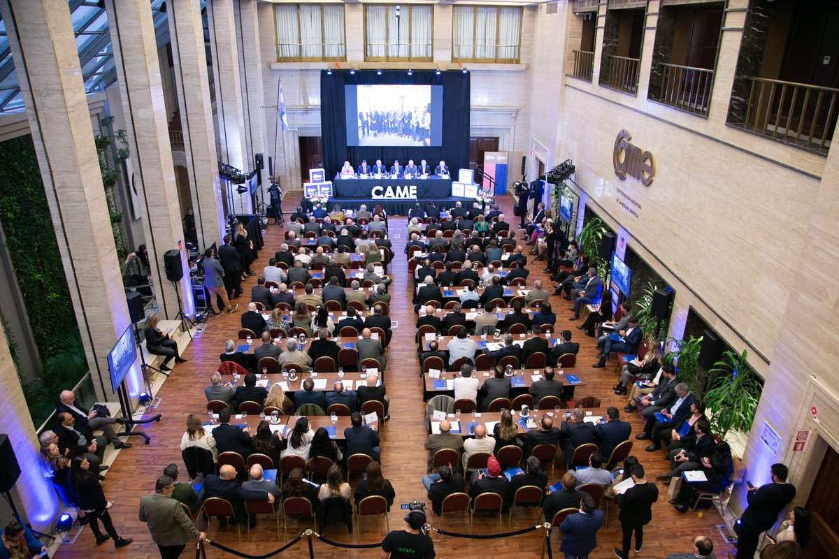 redcame's tweet image. EN #CAME, WADO DE PEDRO INSTÓ A LOS EMPRESARIOS A PENSAR UN MODELO PRODUCTIVO

💬  “Hace falta pensar una #Argentina multipolar productiva, donde cada región sea una unidad económica que permita el arraigo, el trabajo y el mercado interno, que es de lo que viven las pymes”,…