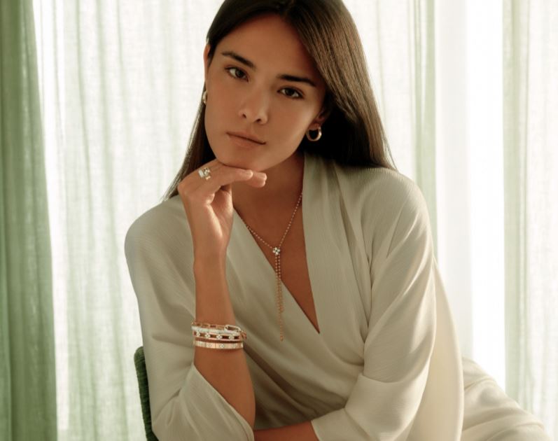You don't have to go to Italy to fall in love.  Roberto Coin's Love in Verona collection will surely have her falling in love all over again.

Experience Roberto Coin at Tara Fine Jewelry Co. in Buford.

#RobertoCoin #LoveInVerona #TaraFineJewelry