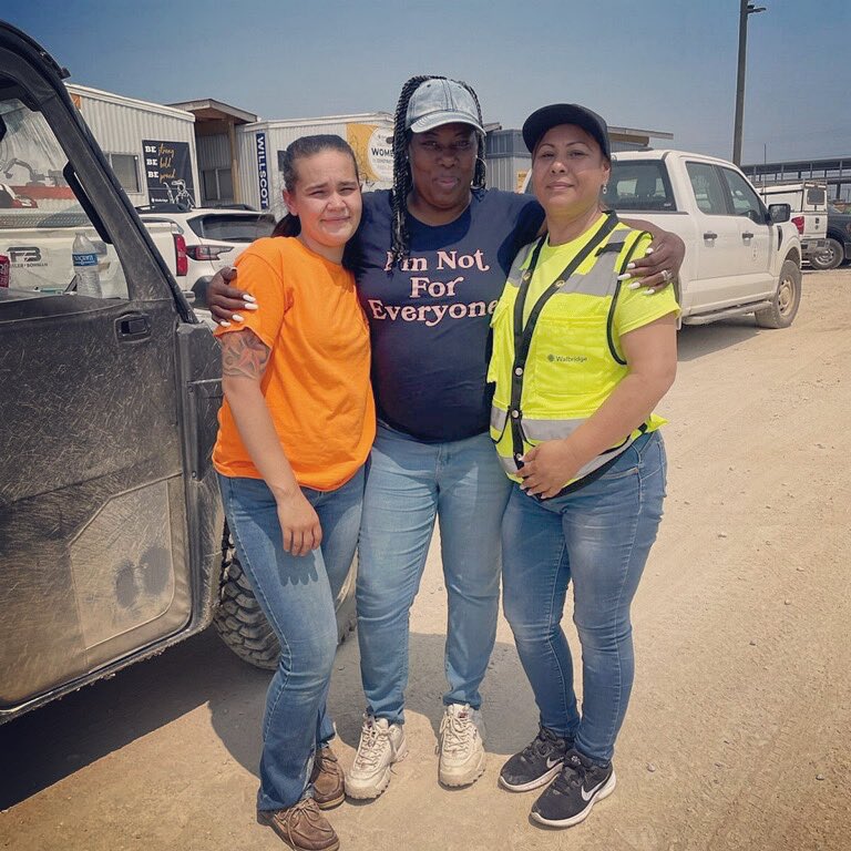 LIUNASoutheast's tweet photo. Shoutout to our @LIUNA #Local386 sisters working at @blueovalcity ! ✊

#FeelThePower #BuildBlueOval #BlueOval_TN #WomenInConstruction #1u https://t.co/Q7Ycw9RCsu