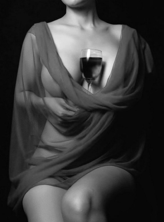 BlancoGoGo's tweet photo. #wine 🍷
(this might make a good #Recreation #RecreateThis #ProjectRecreate?) https://t.co/RofEGsSy5e